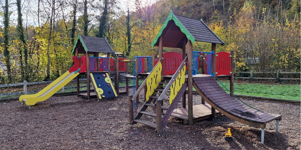 Une plaine de jeux exceptionnelle pour les enfants du Foyer de Burnot à Profondeville